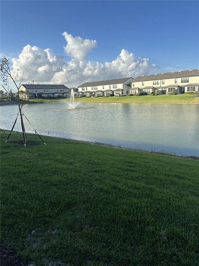 Building Photo - 2163 Appleton Cir S