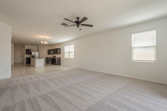 Building Photo - Gorgeous 4 Bed / 2 Bath Home – Move-In Rea...
