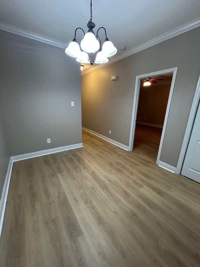 Building Photo - 1303 Autumn Ln SW