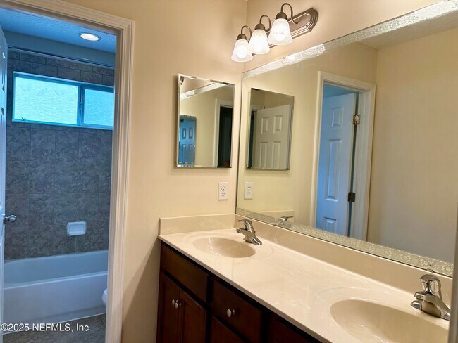 Building Photo - 300 Candlebark Dr