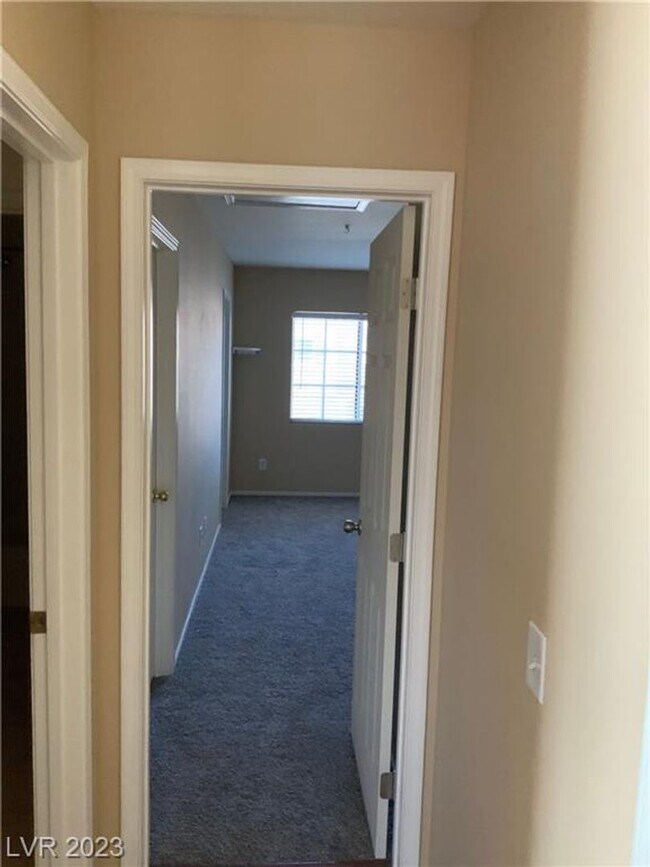 Building Photo - CHARMING SPLIT LEVEL HOME. FEATURING OPEN FAMILY ROOM