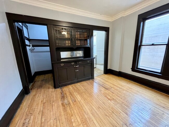 Building Photo - 1302 Linden