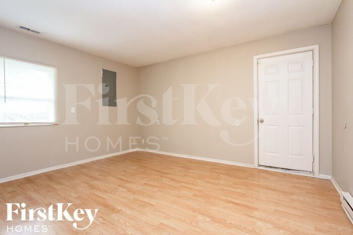 Building Photo - 6326 Kellum Dr