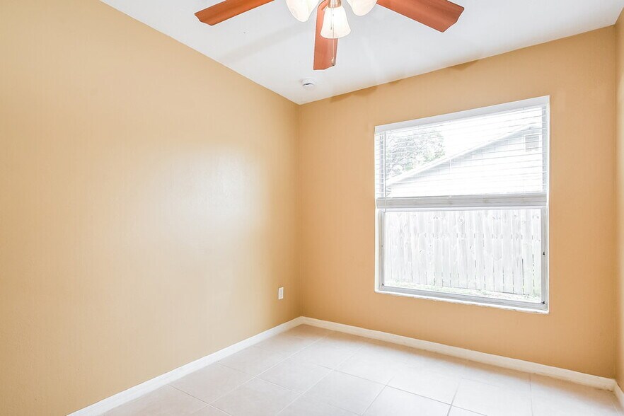 Building Photo - 3645 E Powder Horn Rd