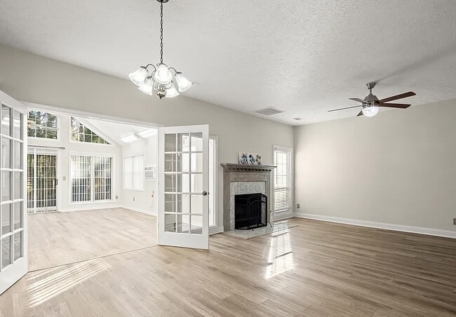 Building Photo - 4235 Marjorie Rd SW