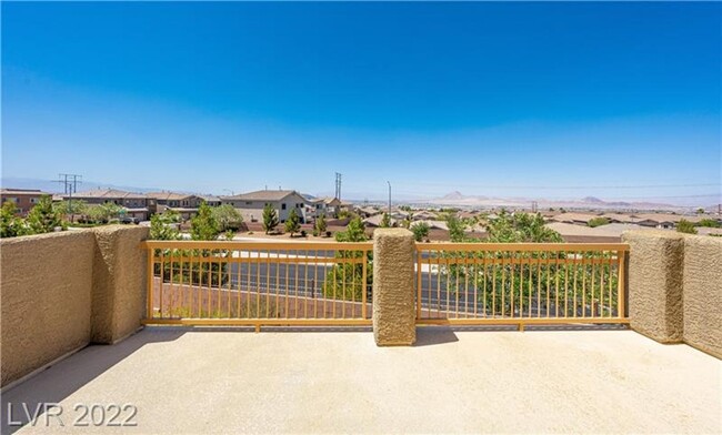 Building Photo - 4 bed+loft Green Valley Home w/City Views