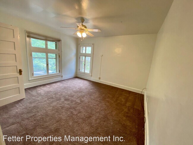 Building Photo - 410 SE 2nd St