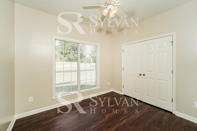 Building Photo - Lease today! No extra charge for contentment and relaxation!