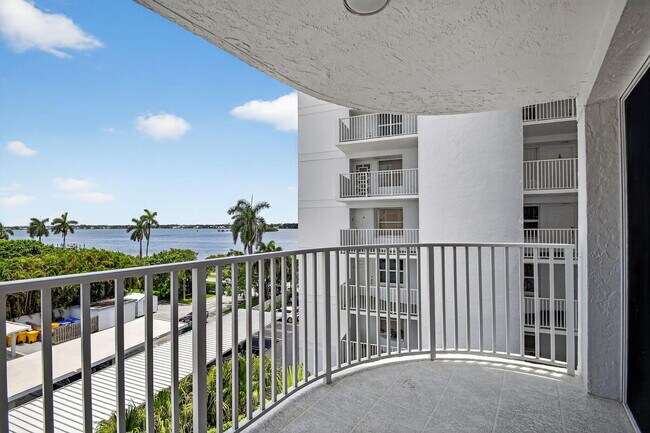 Primary Photo - 3901 S Flagler Dr