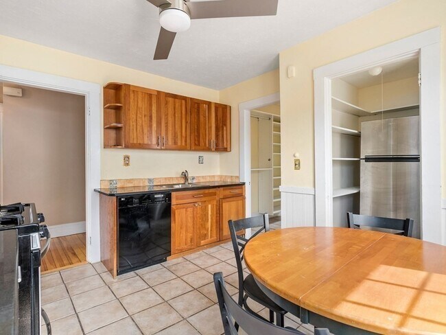 Building Photo - 225-227-227 Trapelo Rd