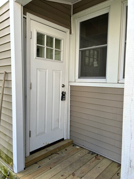 Building Photo - 415 NY-146