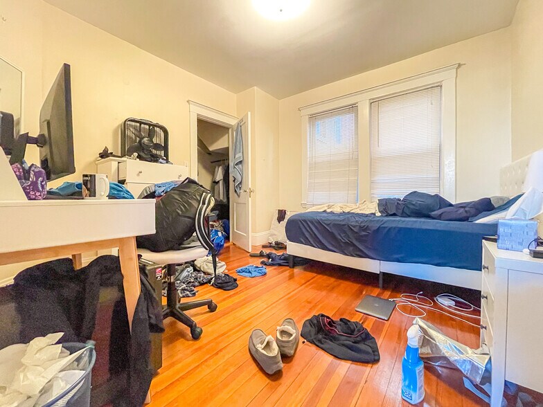 Building Photo - 209 Chestnut Hill Ave