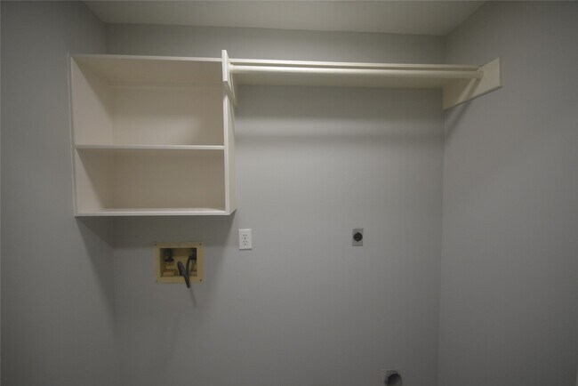 Building Photo - 1622 Regal Blue Ct