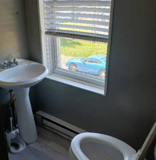 Building Photo - 104 1/2 Rose St