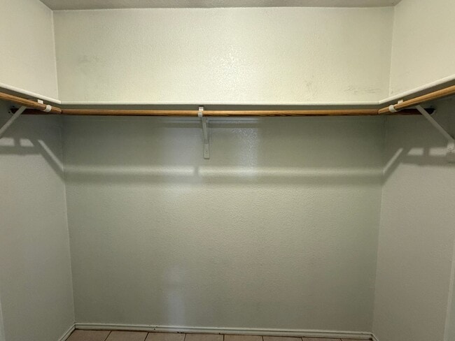 Building Photo - 2718 Blackburn Dr