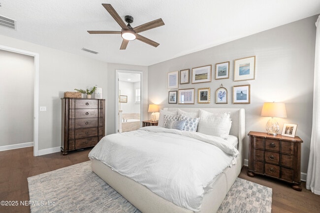 Building Photo - 1067 Seaside Dr N