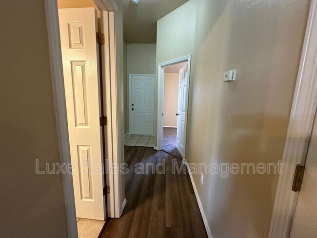 Building Photo - 706 Rockridge Cir