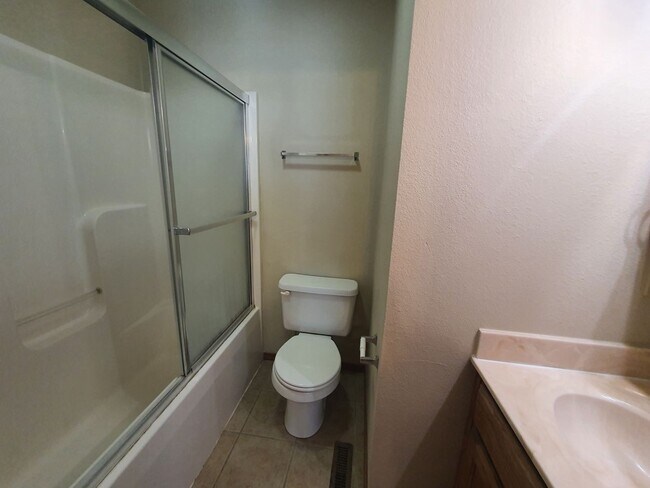 Building Photo - 20390 Skyview Dr