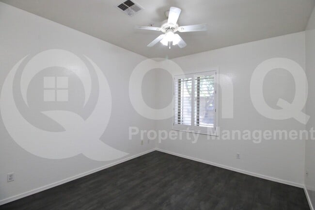 Building Photo - 1225 N 36th St