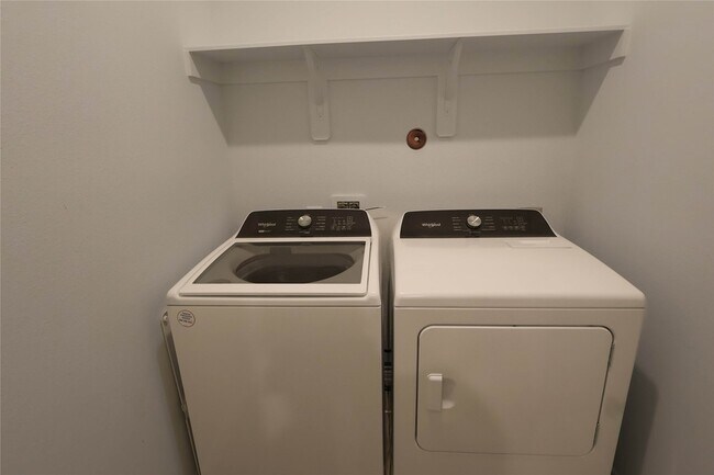 Building Photo - 14894 Ash Landing Dr