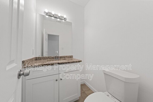 Building Photo - 323 Gabriel