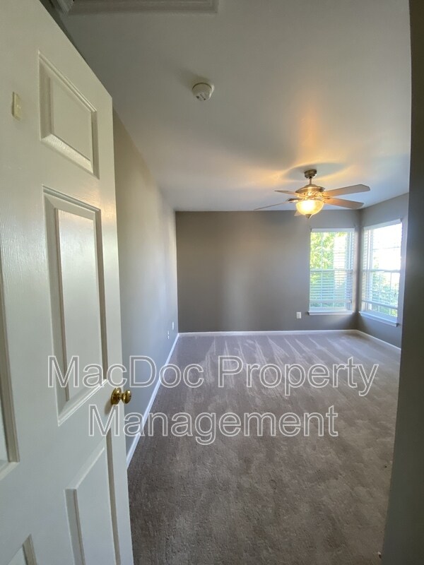 Building Photo - 5619 Joshua Tree Cir