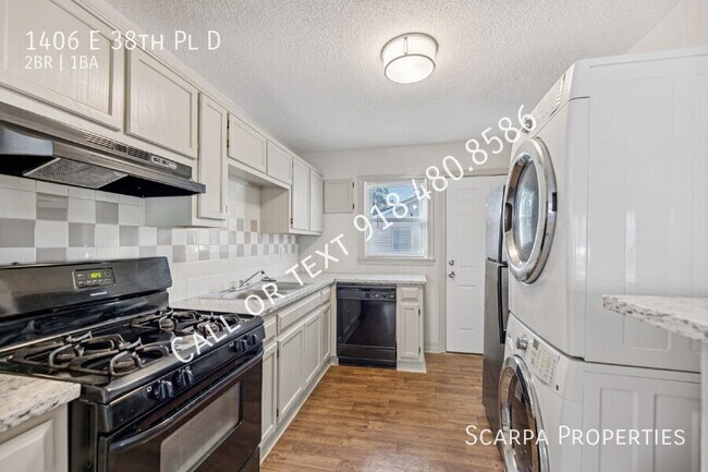 Building Photo - 1406 E 38th Pl