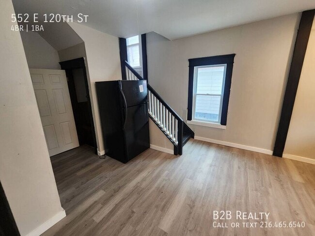 Building Photo - 552 E 120th St