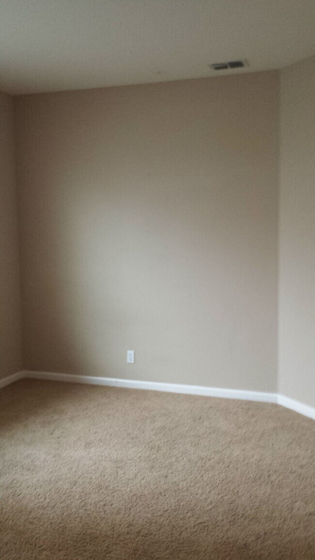 Building Photo - 1217 Fawn Lily Dr