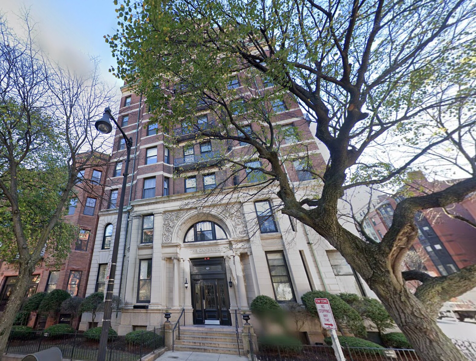 Building Photo - 483 Beacon St