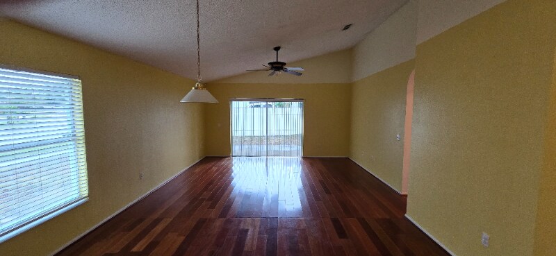 Building Photo - 990 Kenbar St