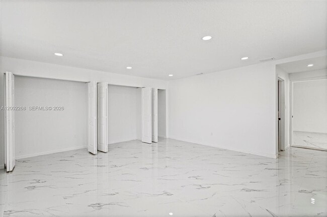 Building Photo - 988 NW 10th St