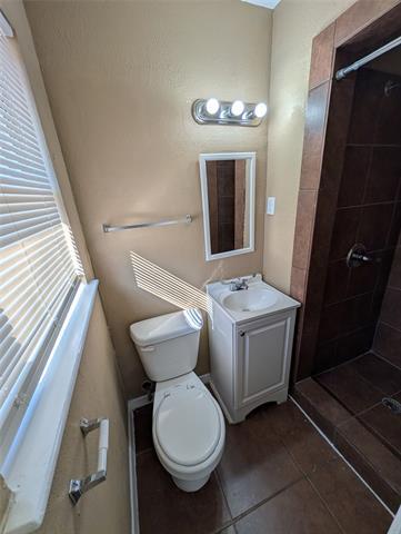 Building Photo - 2105 Forest Ave