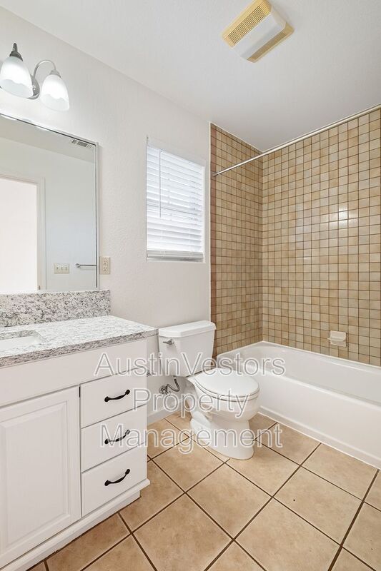 Building Photo - 1003 Canyon Edge Dr