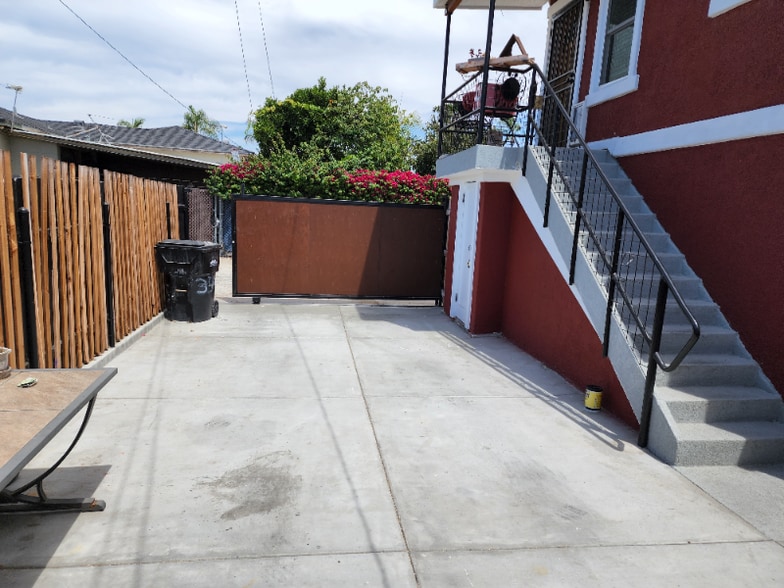 Building Photo - 3549 Highland Ave