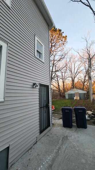 Building Photo - 60 Sidney St