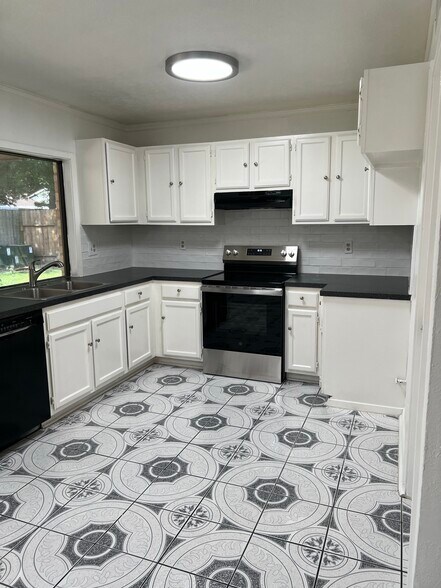 Building Photo - 17515 Wild Willow Ln