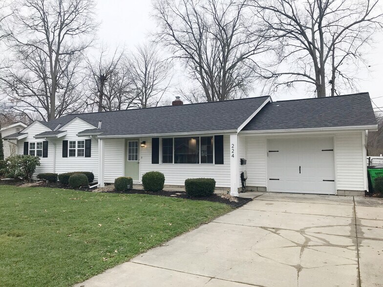 Building Photo - 224 Moorewood Ave