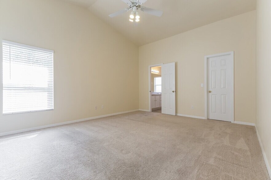 Building Photo - 642 Whisper Sound St