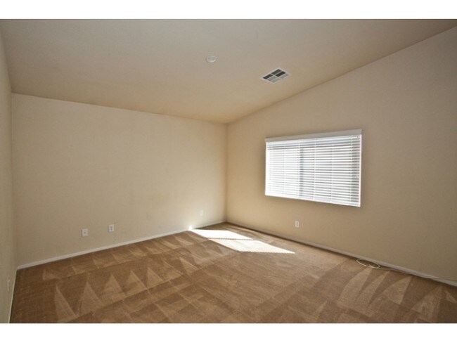 Building Photo - 3504 Glorious Iris Pl