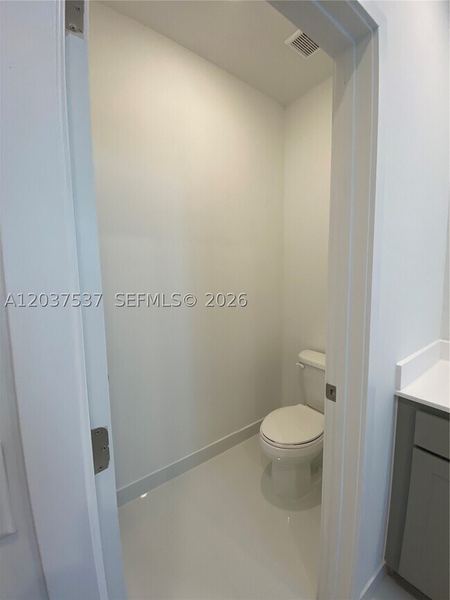 Building Photo - 2402 SW 145th Pl