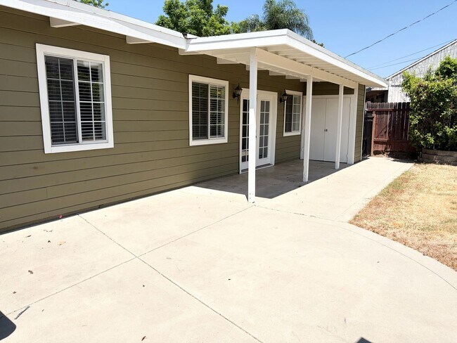 Building Photo - 5002 N Aspan Ave