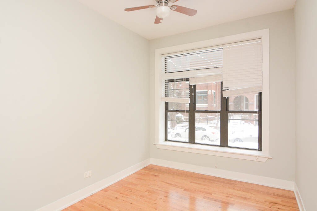 Building Photo - 622 W Oakdale Ave
