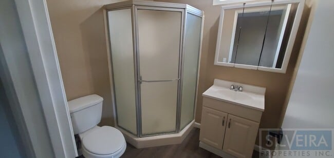 Building Photo - Three Bedroom Home In Santa Maria! Month to Month Tenancy