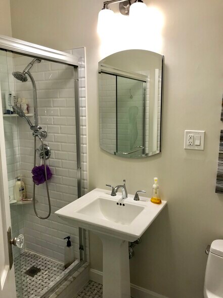 Building Photo - 79 Mount Vernon St