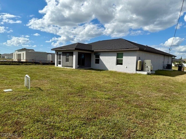 Building Photo - 606 NE 16th Terrace