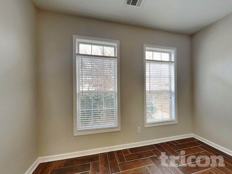 Building Photo - 2704 Mariner Way