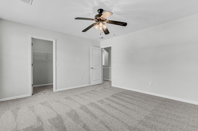 Building Photo - 5 Bedroom 3 Bath Home Located in Sophia Landing in Goose Creek