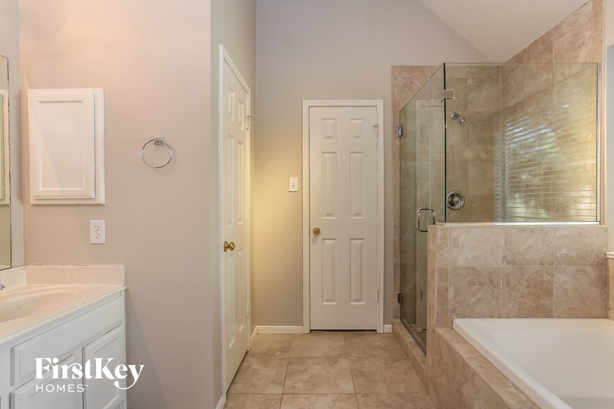 Building Photo - 2115 Mercoal Dr