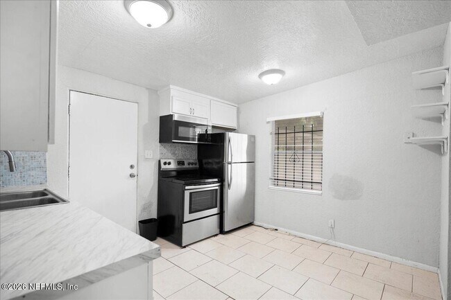 Building Photo - 6601 Cleveland Rd